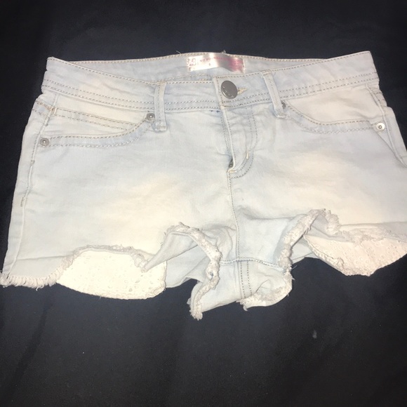 No boundaries denim shorts - Picture 1 of 4